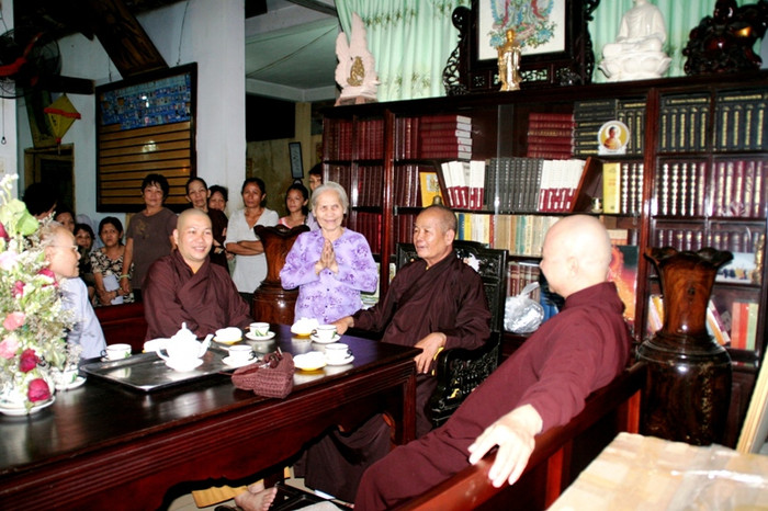 Mẹ của Đại đức Thích Giác Nghĩa cảm ơn GHPG Khánh Hòa