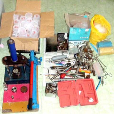 Dụng cụ chế biến thuốc lắc của Thảo và đồng bọn