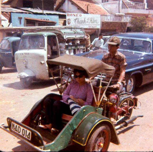 Xe lam trên đường phố Sài Gòn