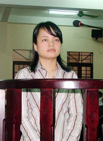 Ca sĩ không thích nghiệp cầm ca Lâm Nhật Ánh đã phải trả giá cho hành vi môi gái mại dâm. Ca sĩ không thích nghiệp cầm ca Lâm Nhật Ánh đã phải trả giá cho hành vi môi gái mại dâm.