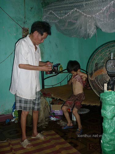 Lão 70 lấy vợ kém 29 tuổi nhờ 3 câu nói ảnh 2 Lão 70 lấy vợ kém 29 tuổi nhờ 3 câu nói, Tin tức trong ngày, gia lay vo tre, chong gia vo tre, ket hon, cu ong ket hon, cu ong, cu ba, hoi nguoi cao tuoi, hoi xuan, bao, tin tuc, tin hot, tin hay