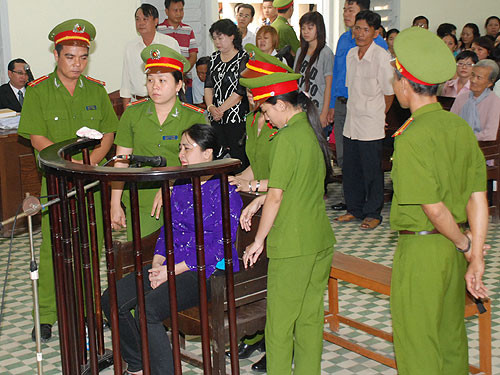 Lời sinh cung của nhà báo Hoàng Hùng: "Có khi nó trốn trên lầu!" ảnh 1 Lời sinh cung của nhà báo Hoàng Hùng: "Có khi nó trốn trên lầu!" ảnh 1