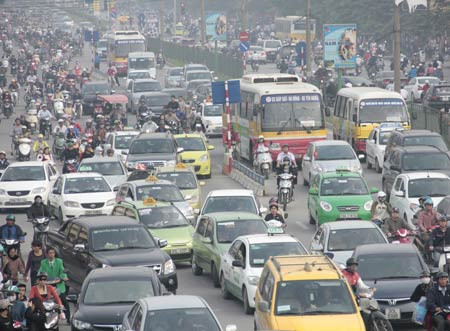 Phân làn giao thông HN: Bỏ ngỏ thời hạn, Tin tức trong ngày, phan lan duong, phan lan giao thong, un tac giao thong, tac duong, giao thong Ha Noi, tin tuc, bao, tin hot, tin hay