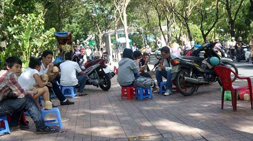 TPHCM oi bức hơn 10 giờ mỗi ngày ảnh 1 TPHCM oi bức hơn 10 giờ mỗi ngày, Tin tức trong ngày, nang nong, nhiet do tang cao, troi nong, troi oi buc, thoi tiet, thoi tiet khac nghiet, bao, tin nhanh, tin hot, tin tuc