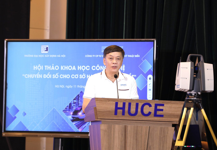 Ông Trần Tấn Phúc – Chủ tịch Hội đồng quản trị PORTCOAST trình bày báo cáo tại Hội thảo. GDVN_ONG PHUC.jpg