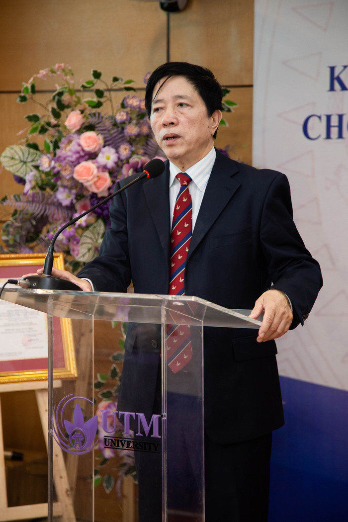 Phó Giáo sư, Tiến sĩ Nguyễn Xuân Sơn - Hiệu trưởng Trường Đại học Công nghệ và Quản lý Hữu Nghị. 489960211_1771848033638661_4931141853336662158_n.jpg