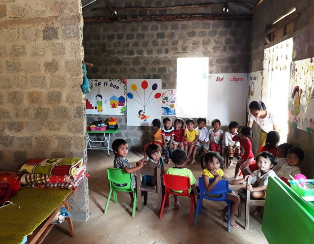 Bên cạnh lớp học là chỗ ngủ của hai cô giáo trẻ. (Ảnh: P.P)