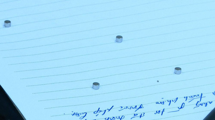 Tai nghe siêu nhỏ (Ảnh: CAHP) Tai nghe siêu nhỏ (Ảnh: CAHP)