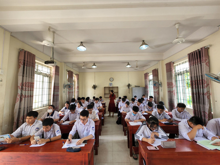 Học sinh Trường Trung học phổ thông Lê chân trong buổi học ôn luyện cuối cùng (Ảnh: Phạm Linh) Học sinh Trường Trung học phổ thông Lê chân trong buổi học ôn luyện cuối cùng (Ảnh: Phạm Linh)