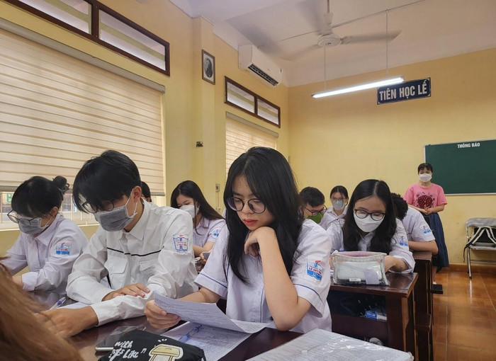 Học sinh Trường Trung học phổ thông Lê Quý Đôn tập trung ôn luyện trong giai đoạn nước rút (Ảnh: Lã Tiến) Học sinh Trường Trung học phổ thông Lê Quý Đôn tập trung ôn luyện trong giai đoạn nước rút (Ảnh: Lã Tiến)