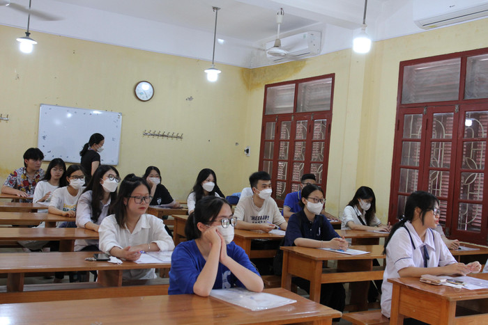 Trường Trung học phổ thông ở Hải Phòng cho rằng không có nhiều sự thay đổi khi Bộ Giáo dục và Đào tạo bỏ yêu cầu “mỗi nhóm chọn ít nhất một môn lựa chọn” (Ảnh minh hoạ: Phạm Linh) Trường Trung học phổ thông ở Hải Phòng cho rằng không có nhiều sự thay đổi khi Bộ Giáo dục và Đào tạo bỏ yêu cầu “mỗi nhóm chọn ít nhất một môn lựa chọn” (Ảnh minh hoạ: Phạm Linh)