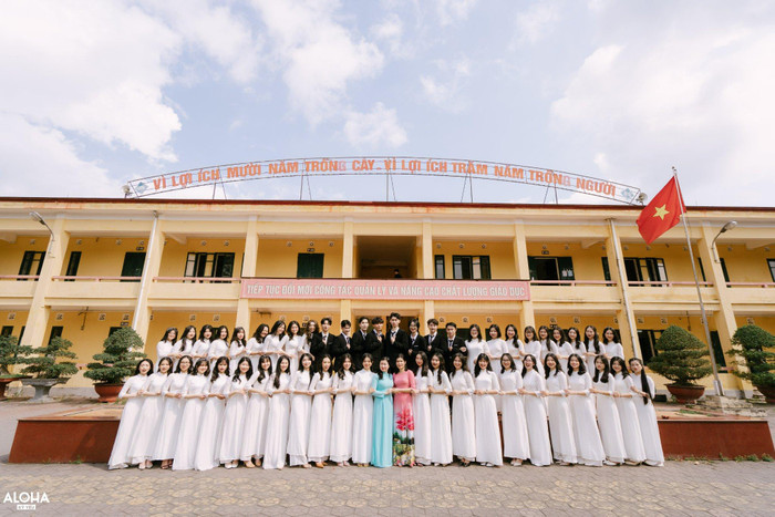 Đứng trước bất kì đề nào, học sinh của cô giáo Hoài Thu đều giải quyết rất nhanh, sáng tạo và có nét riêng (Ảnh: NVCC) Đứng trước bất kì đề nào, học sinh của cô giáo Hoài Thu đều giải quyết rất nhanh, sáng tạo và có nét riêng (Ảnh: NVCC)