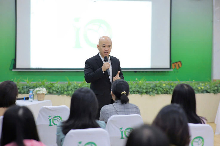 Thầy Nguyễn Bá Hùng IQ School.jpg