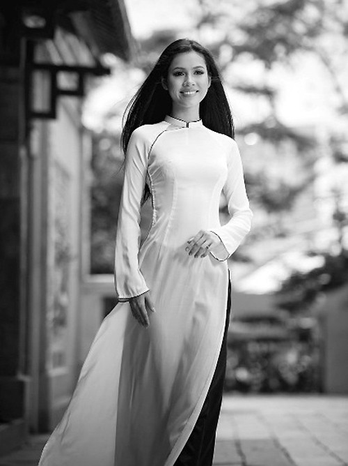 Tinh khôi và trắng sáng. Xem thêm: Không còn sốc khi Sao Việt nghiện... khoe rốn / Hoàng Thùy Linh: Mộc mạc mà nên...duyên / Sao Việt và những chiếc váy ren biết nói / Chiêm ngưỡng Sao Việt diện thời trang...quê / Lộ diện thần tượng thời trang đầu tiên của F-idol Tinh khôi và trắng sáng. Xem thêm: Không còn sốc khi Sao Việt nghiện... khoe rốn / Hoàng Thùy Linh: Mộc mạc mà nên...duyên / Sao Việt và những chiếc váy ren biết nói / Chiêm ngưỡng Sao Việt diện thời trang...quê / Lộ diện thần tượng thời trang đầu tiên của F-idol