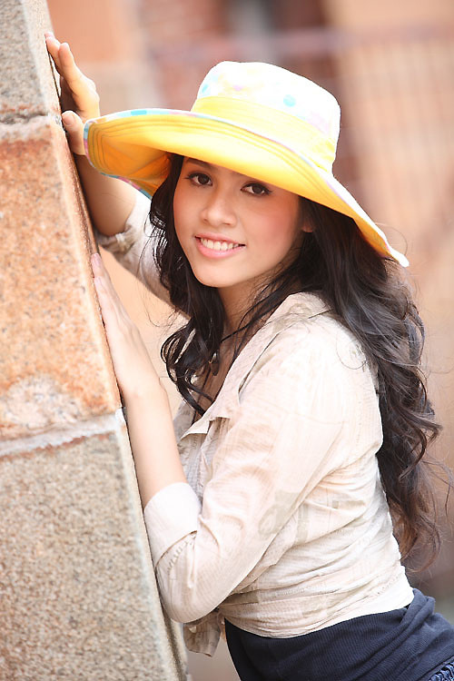 Giản dị vẫn đẹp Xem thêm: Không còn sốc khi Sao Việt nghiện... khoe rốn / Hoàng Thùy Linh: Mộc mạc mà nên...duyên / Sao Việt và những chiếc váy ren biết nói / Chiêm ngưỡng Sao Việt diện thời trang...quê / Lộ diện thần tượng thời trang đầu tiên của F-idol Giản dị vẫn đẹp Xem thêm: Không còn sốc khi Sao Việt nghiện... khoe rốn / Hoàng Thùy Linh: Mộc mạc mà nên...duyên / Sao Việt và những chiếc váy ren biết nói / Chiêm ngưỡng Sao Việt diện thời trang...quê / Lộ diện thần tượng thời trang đầu tiên của F-idol