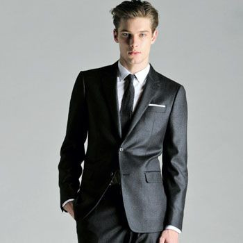 Tư thế đi đứng của chàng cũng điểm đặc biệt hấp dẫn trong mắt người phụ nữ. Ảnh: fashioncentral Tư thế đi đứng của chàng cũng điểm đặc biệt hấp dẫn trong mắt người phụ nữ. Ảnh: fashioncentral