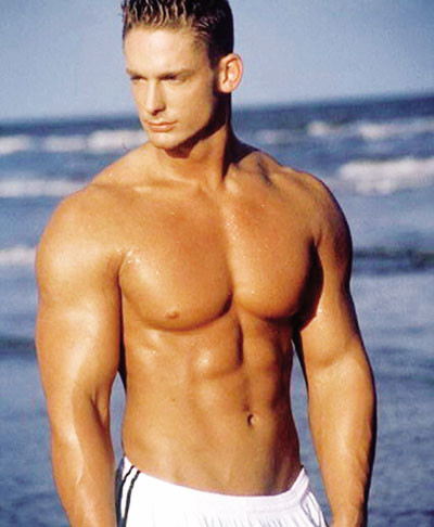 Một người đàn ông có thân hình cường tráng với bộ ngực săn chắc, vạm vỡ luôn hấp dẫn được người phụ nữ. Ảnh: Giadinh&xã hội Một người đàn ông có thân hình cường tráng với bộ ngực săn chắc, vạm vỡ luôn hấp dẫn được người phụ nữ. Ảnh: Giadinh&xã hội