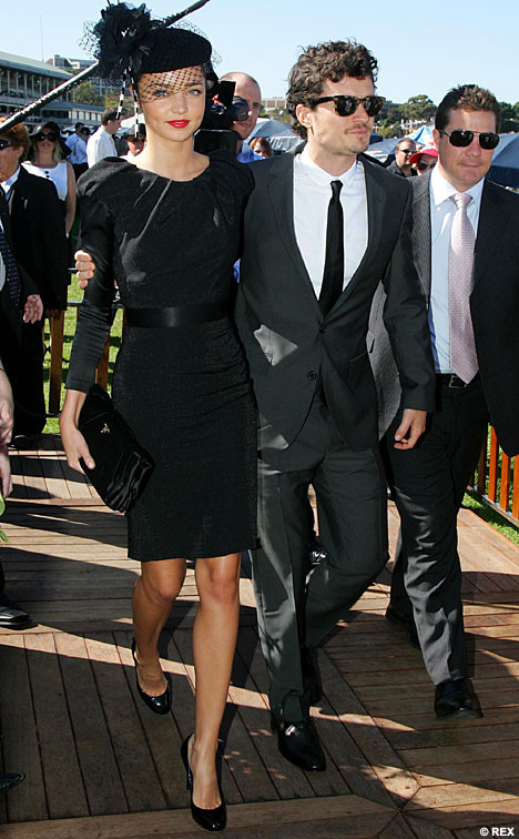 Dù trên thảm đỏ hay trong đời thường, cặp Sao này luôn có sự đồng điệu trong trang phục. Đó có thể là sự ăn ý về màu sắc... Dù trên thảm đỏ hay trong đời thường, cặp Sao này luôn có sự đồng điệu trong trang phục. Đó có thể là sự ăn ý về màu sắc...