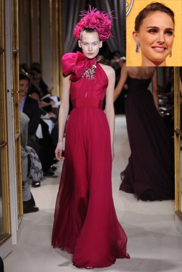 Diễn viên Natalie Portman, người sẽ công bố giải Nữ diễn viên phụ xuất sắc nhất, vốn yêu thích các gam màu đá quý và chiếc đầm dạ hội Giambattista Valli màu hồng ngọc này rất hợp với cô ấy. Diễn viên Natalie Portman, người sẽ công bố giải Nữ diễn viên phụ xuất sắc nhất, vốn yêu thích các gam màu đá quý và chiếc đầm dạ hội Giambattista Valli màu hồng ngọc này rất hợp với cô ấy.