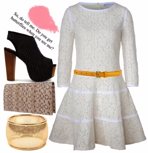 Thắt lưng cao hơn rốn kết hợp với váy xòe xếp pli Thắt lưng cao hơn rốn kết hợp với váy xòe xếp pli