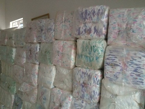 Kho hàng tã, bỉm loại thứ phẩm được người bán hàng trên mạng giới thiệu. Kho hàng tã, bỉm loại thứ phẩm được người bán hàng trên mạng giới thiệu.