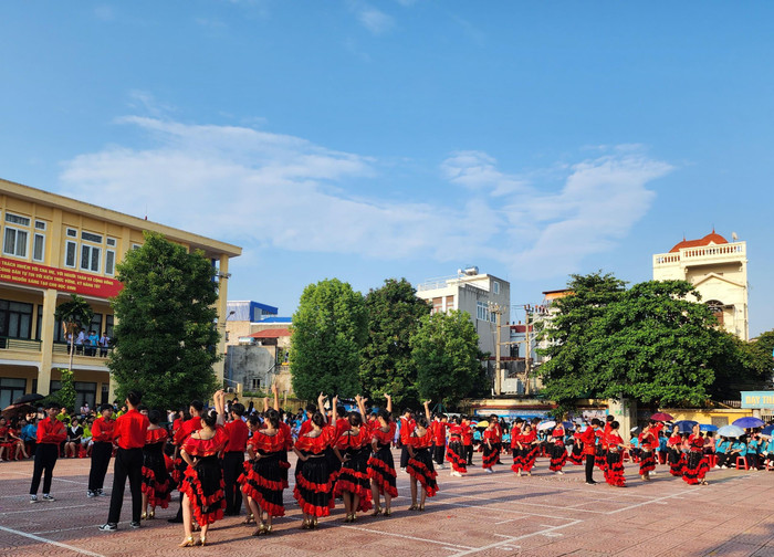 Phần thi vũ điệu Cha cha cha năm 2022 đổi sang hình thức thi đấu loại trực tiếp (Ảnh: Phạm Linh)