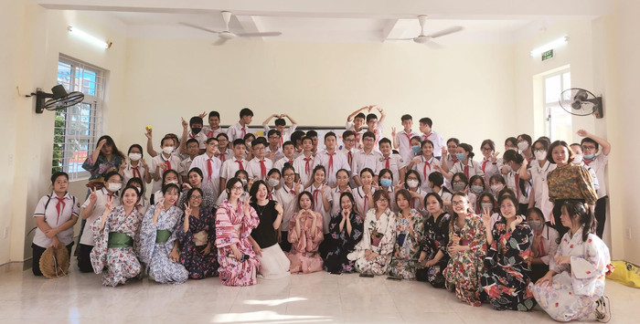 Hoạt động trải nghiệm giúp học sinh Trường Trung học cơ sở Ngô Gia Tự có thêm vốn từ cũng như hiểu biết về Lễ hội ngắm trăng của Nhật Bản (Ảnh: Phạm Linh) Hoạt động trải nghiệm giúp học sinh Trường Trung học cơ sở Ngô Gia Tự có thêm vốn từ cũng như hiểu biết về Lễ hội ngắm trăng của Nhật Bản (Ảnh: Phạm Linh)