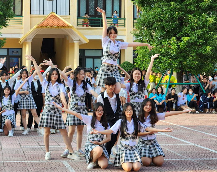 Các lớp mang đến vũ điệu Cha cha cha với nhiều màu sắc khác nhau (Ảnh: Phạm Linh)