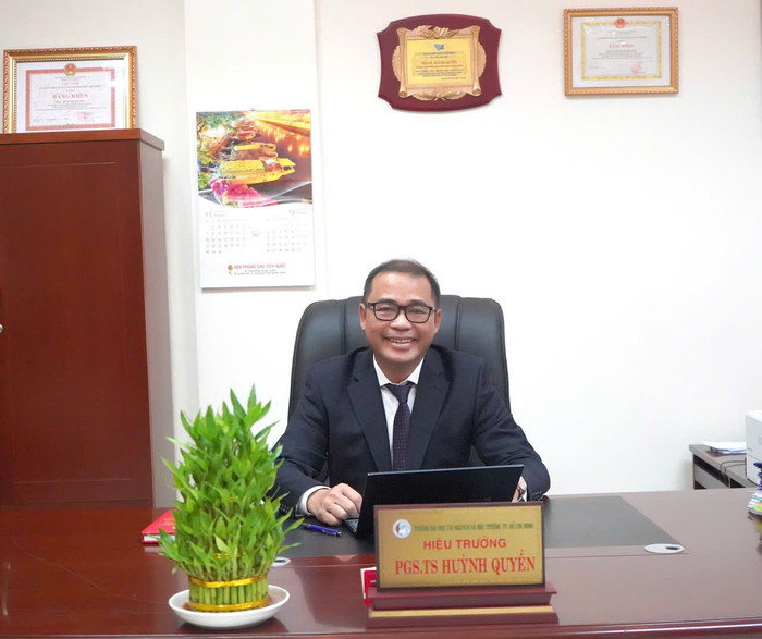 Phó Giáo sư, Tiến sĩ Huỳnh Quyền - Hiệu trưởng Trường Đại học Tài nguyên và Môi trường Thành phố Hồ Chí Minh. Ảnh: NVCC. thầy Quyền.jpg