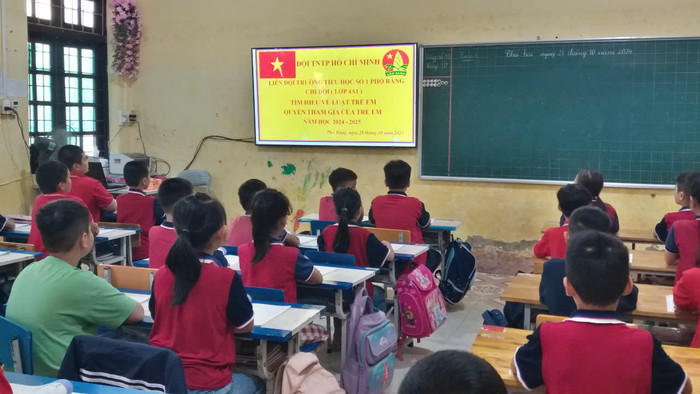 Hiện nay, học sinh Trường Tiểu học số 1 Phố Ràng (huyện Bảo Yên, tỉnh Lào Cai) đang học tại điểm học tạm để đảm bảo an toàn. Ảnh: NTCC. z5987680550426_3a3cb124829e0d3f0062b04419211e8a.jpg
