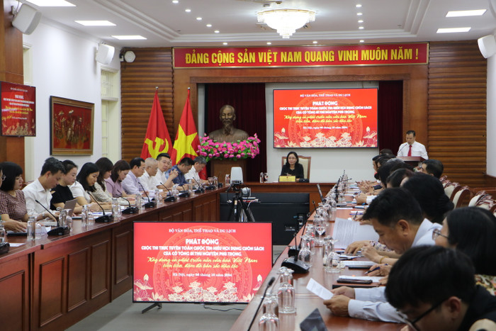 Quang cảnh buổi Lễ phát động Cuộc thi trực tuyến toàn quốc tìm hiểu nội dung cuốn sách của cố Tổng Bí thư Nguyễn Phú Trọng “Xây dựng và phát triển nền văn hóa Việt Nam tiên tiến, đậm đà bản sắc dân tộc”. Ảnh: Thúy Quỳnh. GDVN_LPĐ.JPG