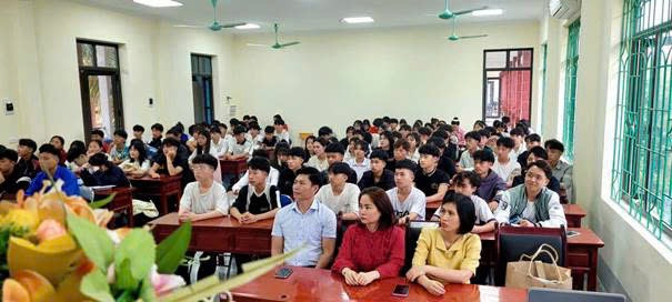 Điểm cầu Trung tâm Giáo dục thường xuyên tỉnh Điện Biên. IMG_3457.jpeg
