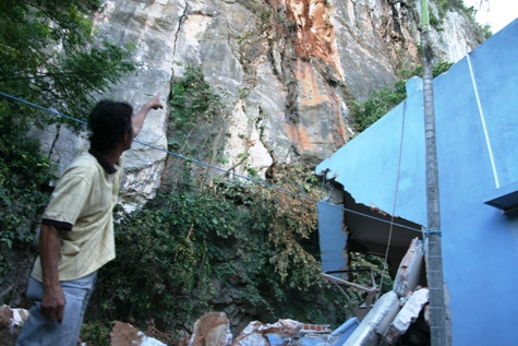 Hiện trường vụ sập núi đá Hiện trường vụ sập núi đá