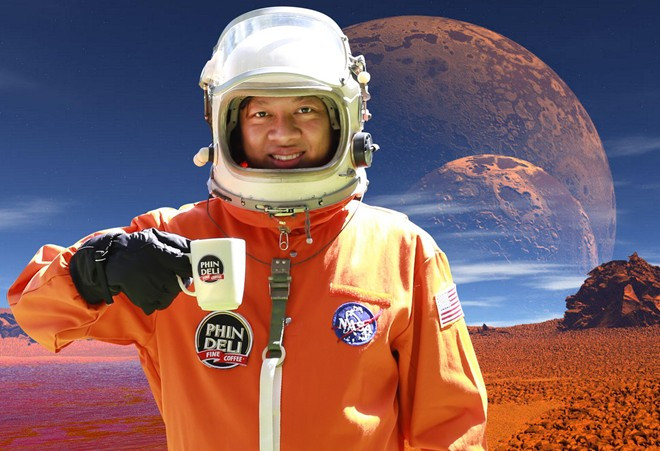 Ông Phạm Đình Nguyên đang ấp ủ ý tưởng chương trình khuyến mãi “Bay vào không gian với PhinDeli”.