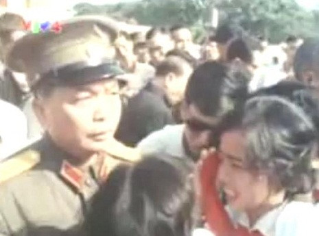 Đại tướng chia sẻ nỗi mất mát với đồng bào. Đại tướng chia sẻ nỗi mất mát với đồng bào.