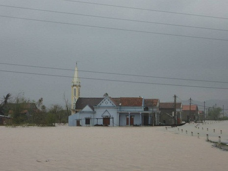 Xã Quảng Thanh ngập chìm trong nước. Xã Quảng Thanh ngập chìm trong nước.