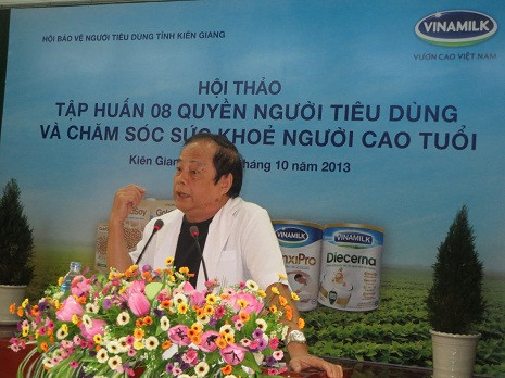 Tiến sĩ – Bác sĩ Nguyễn Hữu Toản, nguyên Trưởng khoa Dinh dưỡng, Bệnh viện Chợ Rẫy, TP.Hồ Chí Minh trình bày về sức khỏe dinh dưỡng của người cao tuổi.