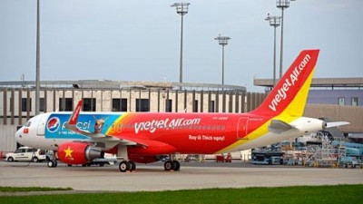 Chiếc máy bay A320 Sharklet thứ hai mà Airbus bàn giao cho VietJetAir tại Toulouse. Chiếc máy bay A320 Sharklet thứ hai mà Airbus bàn giao cho VietJetAir tại Toulouse.