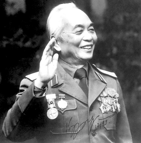 Đại tướng Võ Nguyên Giáp. Đại tướng Võ Nguyên Giáp.