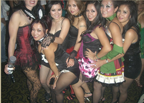 Hình ảnh ăn chơi của Thủy Tiên được chia sẻ trên một diễn đàn. Hình ảnh ăn chơi của Thủy Tiên được chia sẻ trên một diễn đàn.