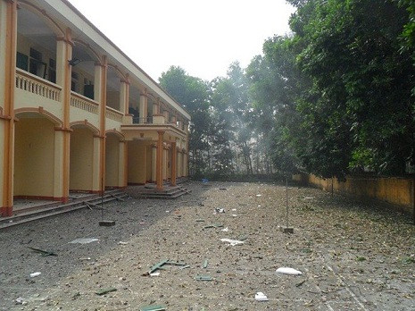 Cảnh đổ nát ở khu vực xung quanh vụ nổ.