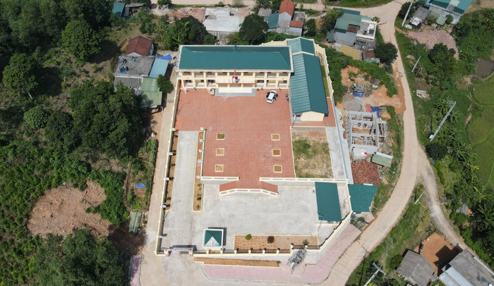 Tại Trường Phổ thông dân tộc bán trú Tiểu học – Trung học cơ sở Thanh Sơn (huyện Ba Chẽ, Quảng Ninh), bắt đầu từ năm 2019, nhà trường được đầu tư xây dựng 3 dãy nhà gồm phòng học, phòng học chức năng và khu bán trú tại điểm trường chính. (Ảnh: Phạm Linh) Tại Trường Phổ thông dân tộc bán trú Tiểu học – Trung học cơ sở Thanh Sơn (huyện Ba Chẽ, Quảng Ninh), bắt đầu từ năm 2019, nhà trường được đầu tư xây dựng 3 dãy nhà gồm phòng học, phòng học chức năng và khu bán trú tại điểm trường chính. (Ảnh: Phạm Linh)