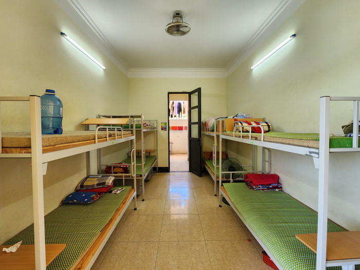 Phòng học nội trú của học sinh Trường Phổ thông dân tộc bán trú Tiểu học – Trung học cơ sở Thanh Sơn. (Ảnh: Phạm Linh) Phòng học nội trú của học sinh Trường Phổ thông dân tộc bán trú Tiểu học – Trung học cơ sở Thanh Sơn. (Ảnh: Phạm Linh)