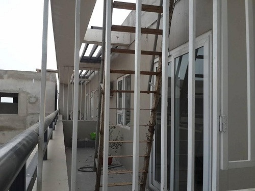 Chủ đầu tư biến tầng kỹ thuật trên mái thành nhiều căn hộ. Chủ đầu tư biến tầng kỹ thuật trên mái thành nhiều căn hộ.