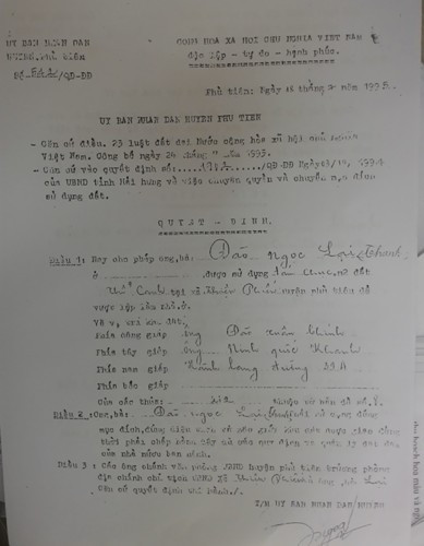 Theo ông Tơn thì Quyết định 542//QĐ-ĐĐ này là ông Lại làm giả...dấu hiệu nhận biết là quyết định thật là ở chữ"thổ canh". Theo ông Tơn thì Quyết định 542//QĐ-ĐĐ này là ông Lại làm giả...dấu hiệu nhận biết là quyết định thật là ở chữ"thổ canh".