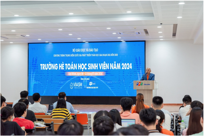 Sinh viên ngành Toán học của Trường Đại học Khoa học, Đại học Thái Nguyên tham gia trường hè trong Chương trình trọng điểm quốc gia về phát triển toán học giai đoạn 2021-2030. Ảnh: NTCC ctrinh đt.png