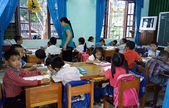 Giáo viên hợp đồng qua góc nhìn ngược chiều ảnh 4