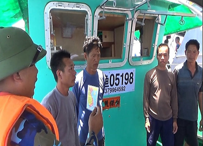 Lực lượng Bộ đội biên phòng Quảng Bình đuổi 6 tàu cá Trung Quốc vi phạm lãnh hải Việt Nam (Ảnh: Bộ đội biên phòng Quảng Bình cung cấp) Lực lượng Bộ đội biên phòng Quảng Bình đuổi 6 tàu cá Trung Quốc vi phạm lãnh hải Việt Nam (Ảnh: Bộ đội biên phòng Quảng Bình cung cấp)