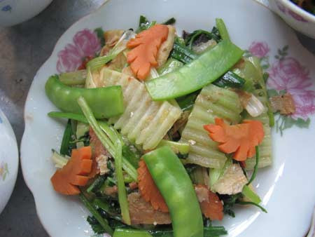 Bắt mắt đãi xào thập cẩm. Bắt mắt đãi xào thập cẩm.