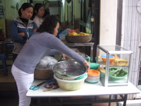 Khám phá "Đệ nhất bún đậu mắm tôm" Hà Thành ảnh 1